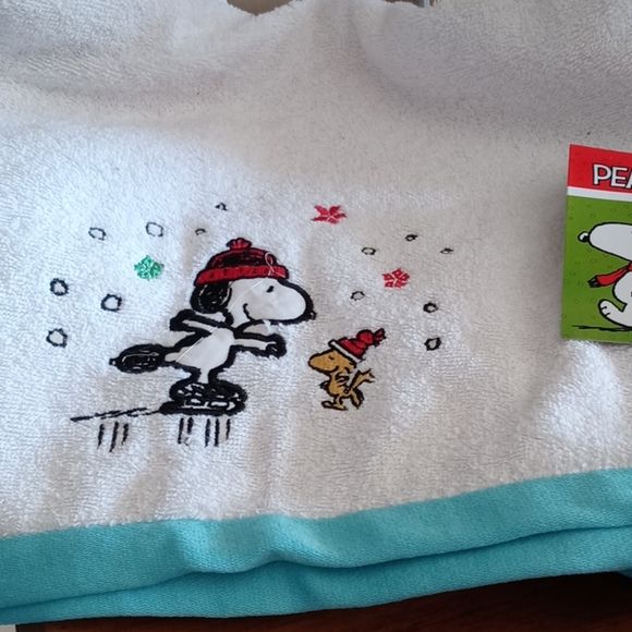 Peanuts Bath Snoopy Bathroom Set Poshmark